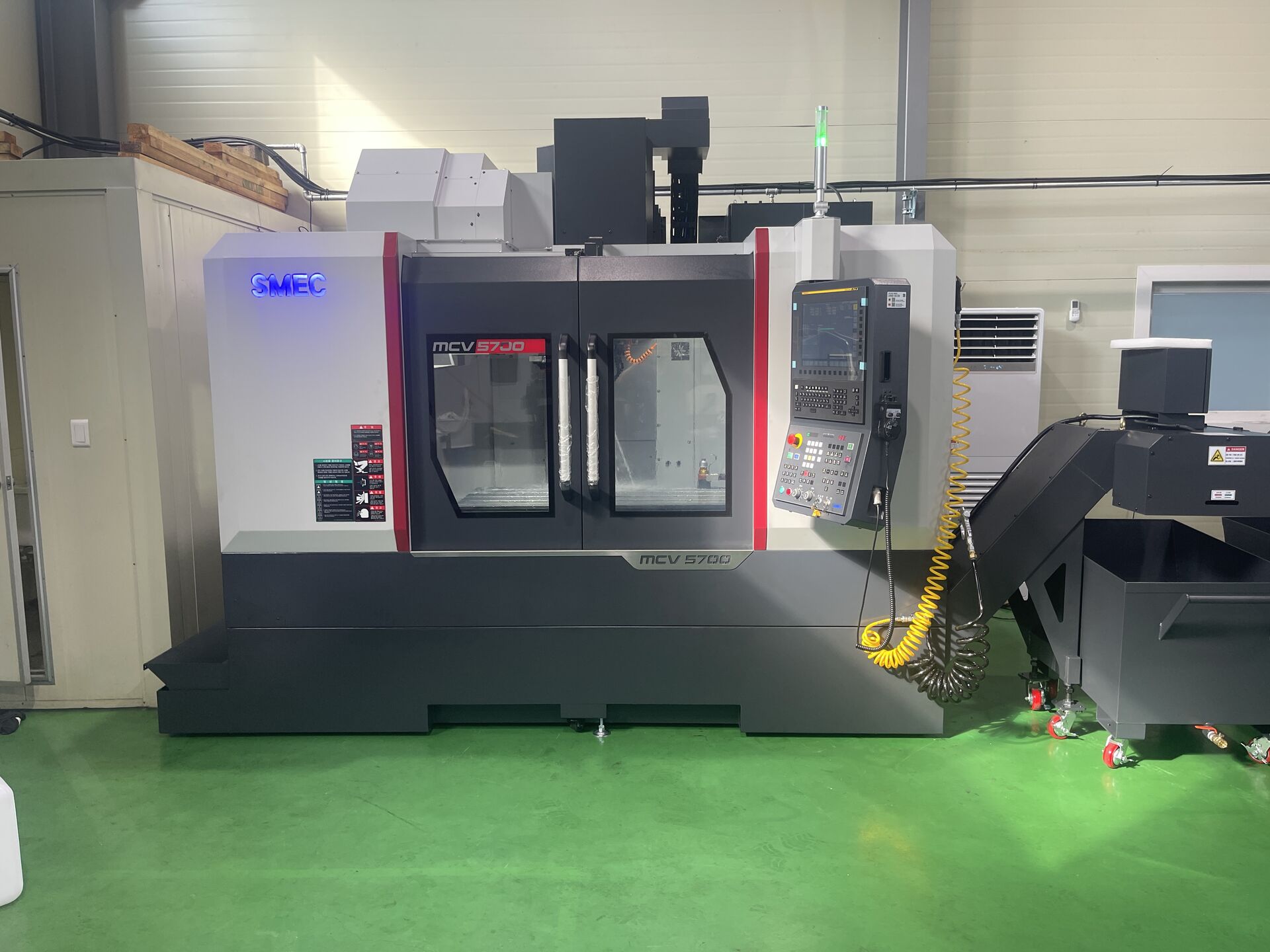 SMEC MCV5700 머시닝센터